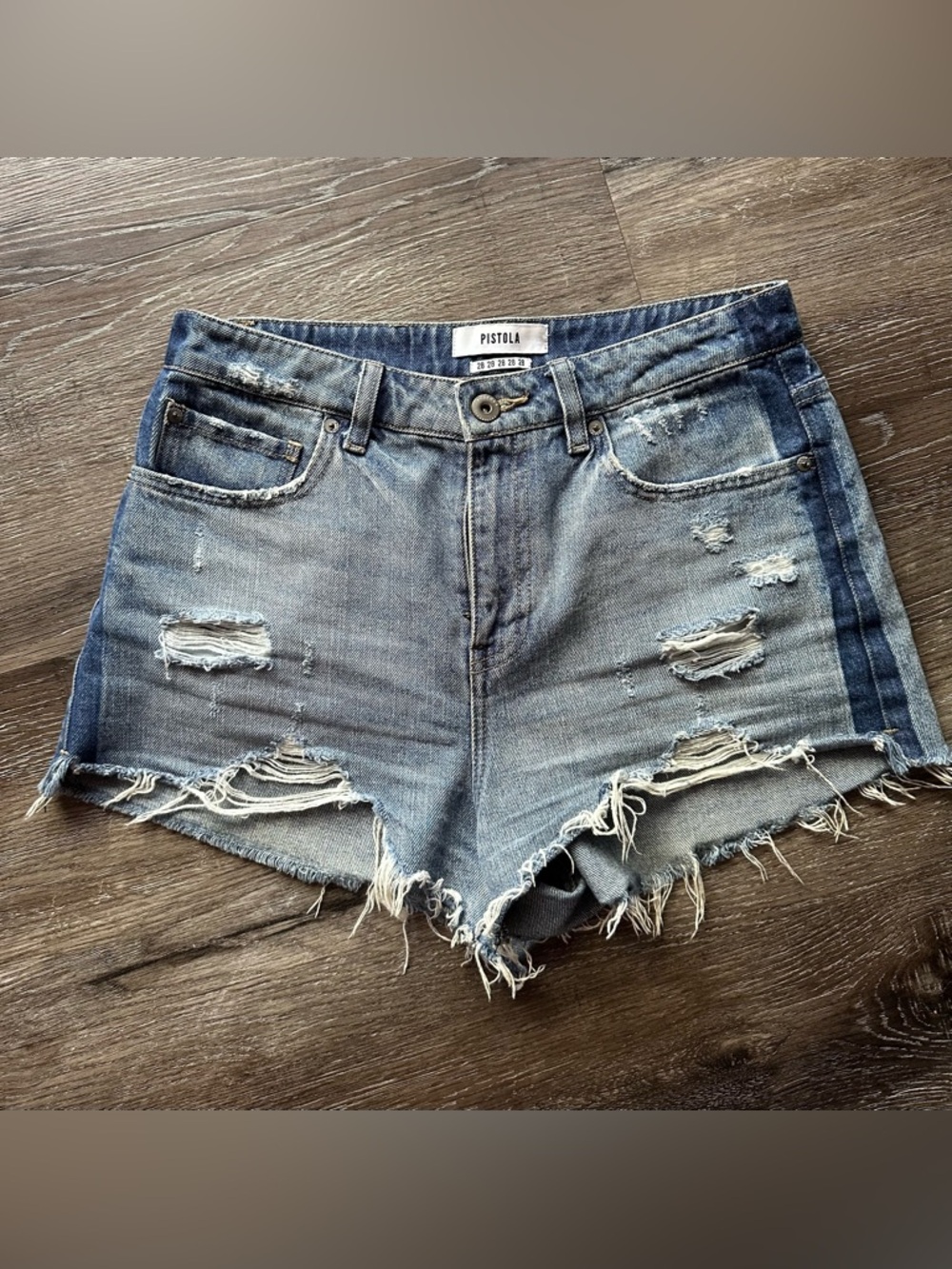 Pistola shorts size 28